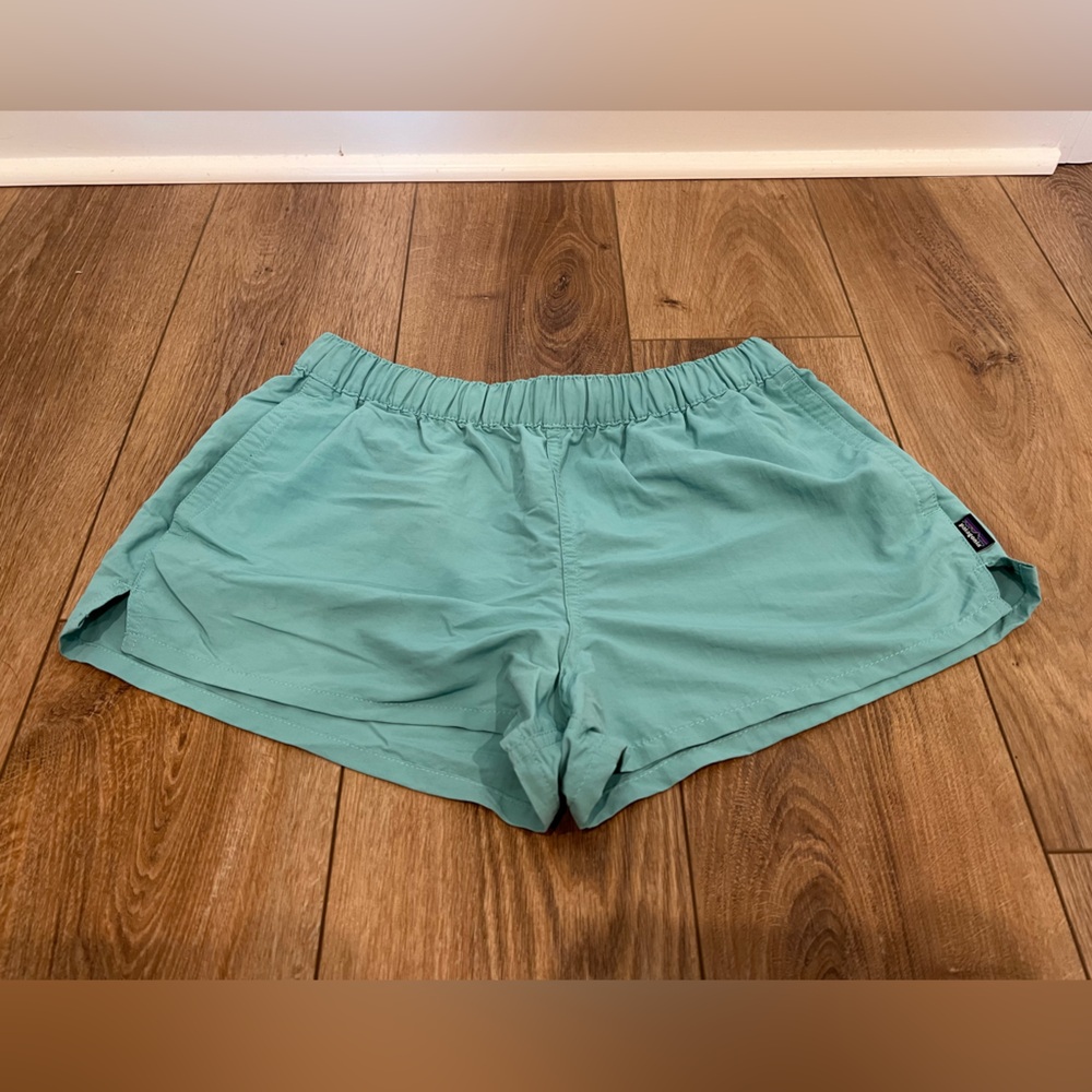 Patagonia Women's Barely Baggies™ Shorts - 2½" Size Medium. Subtidal Blue